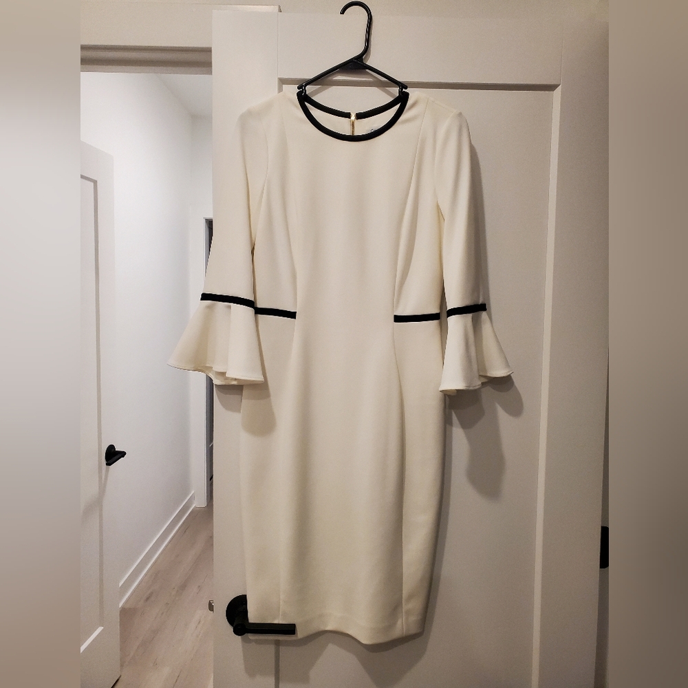Elegant Calvin Klein dress with 3/4 bell sleeves